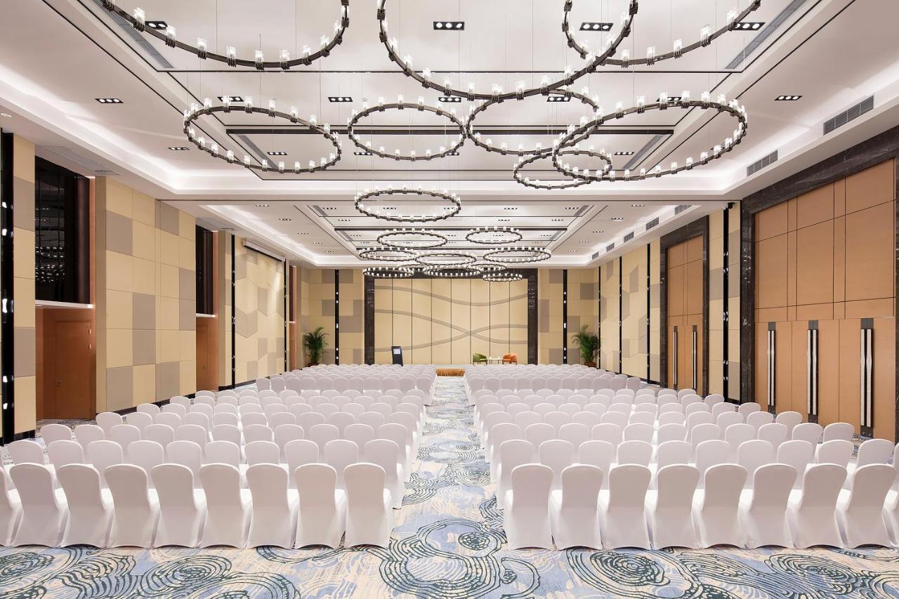 Holiday Inn Tianjin Wuqing, an IHG Hotel Bagian luar foto