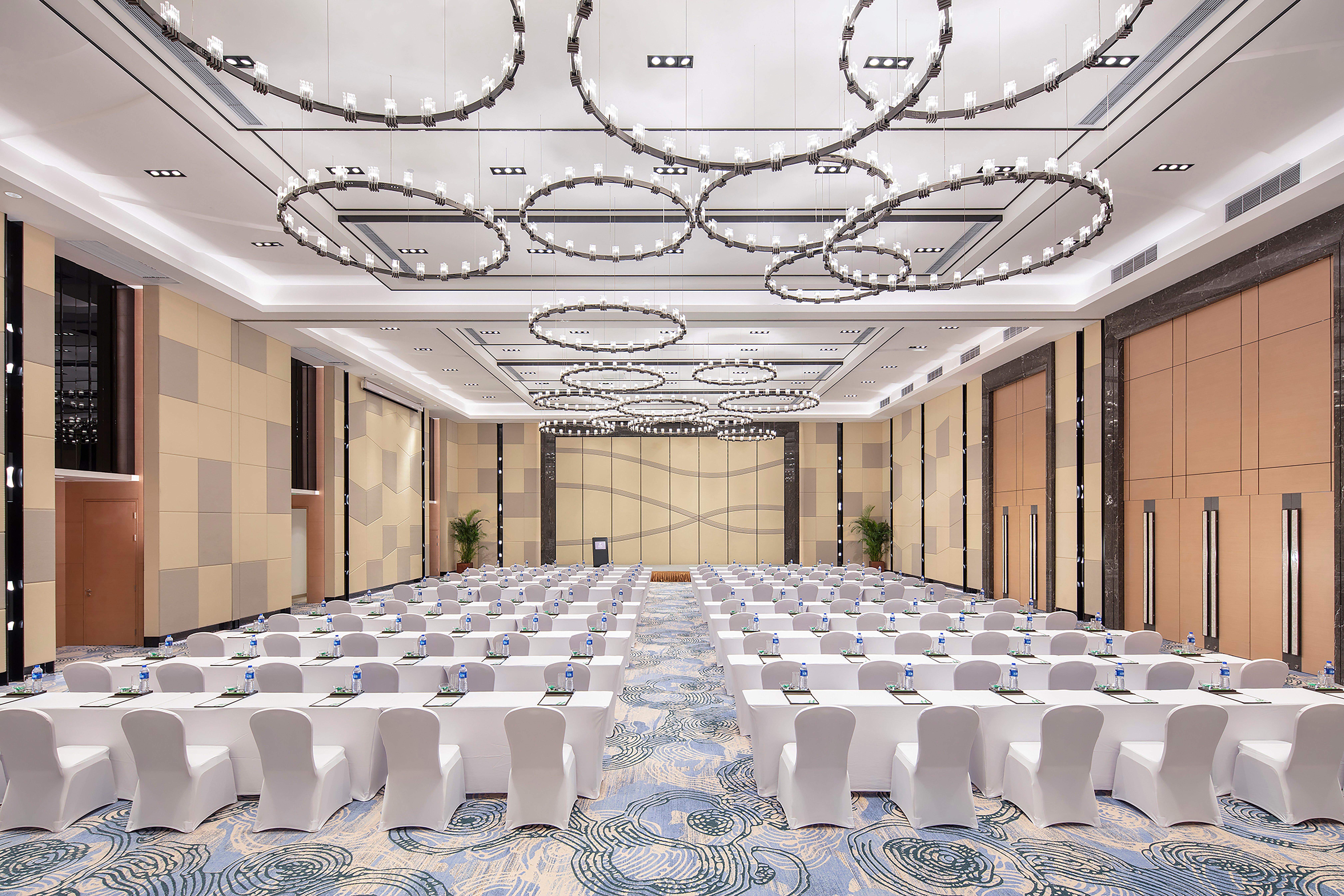 Holiday Inn Tianjin Wuqing, an IHG Hotel Bagian luar foto